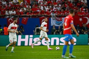 英雄联盟赛事官网-【欧洲杯】恰尔汗奥卢托松破门！10人捷克1比2土耳其