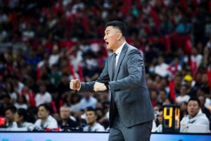 英雄联盟直播-沃特斯首秀征服杜锋 周琦何时归来仍无定论