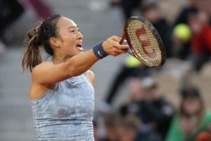 郑钦文被逆转不怪误判 一场爆冷将问题一一放大